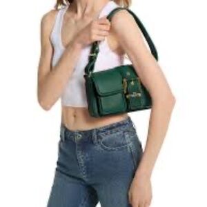 Michael Kors Colby Medium Shoulder Bag in Bosco (Green)